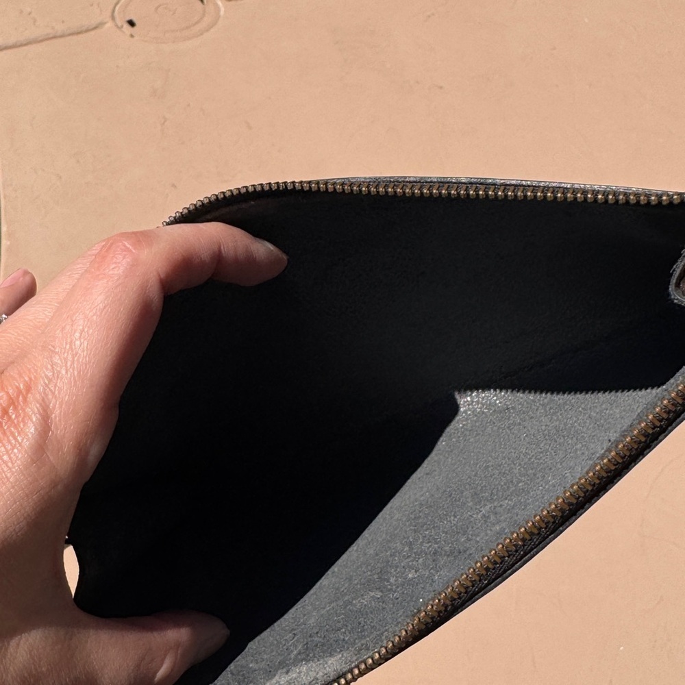 Authentic Louis Vuitton Black Epi Leather Pochette Accessories Bag - Picture 9 of 10